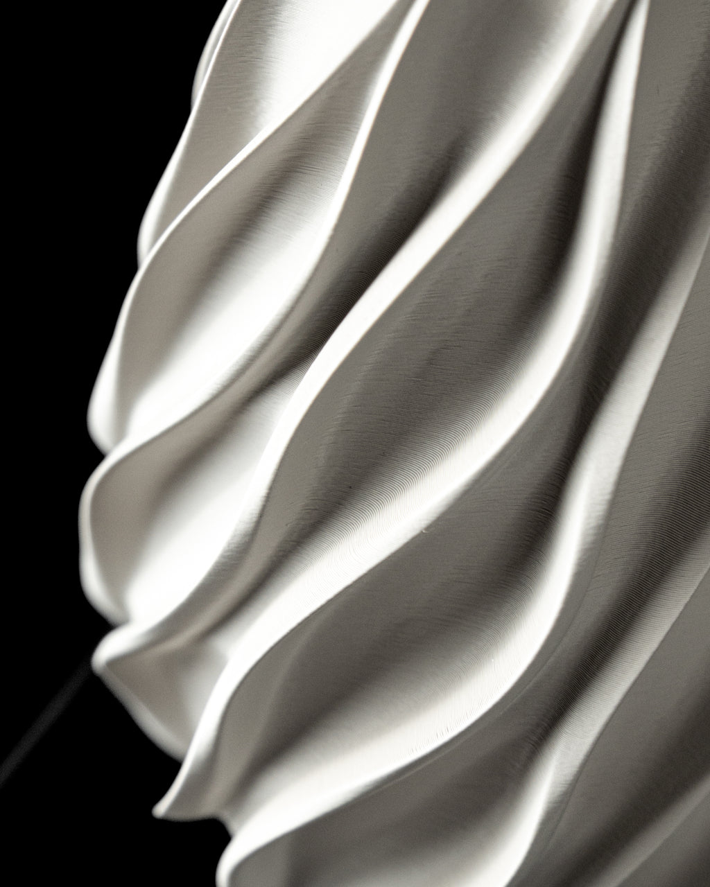 VÓRTICE — Sculptural Vase