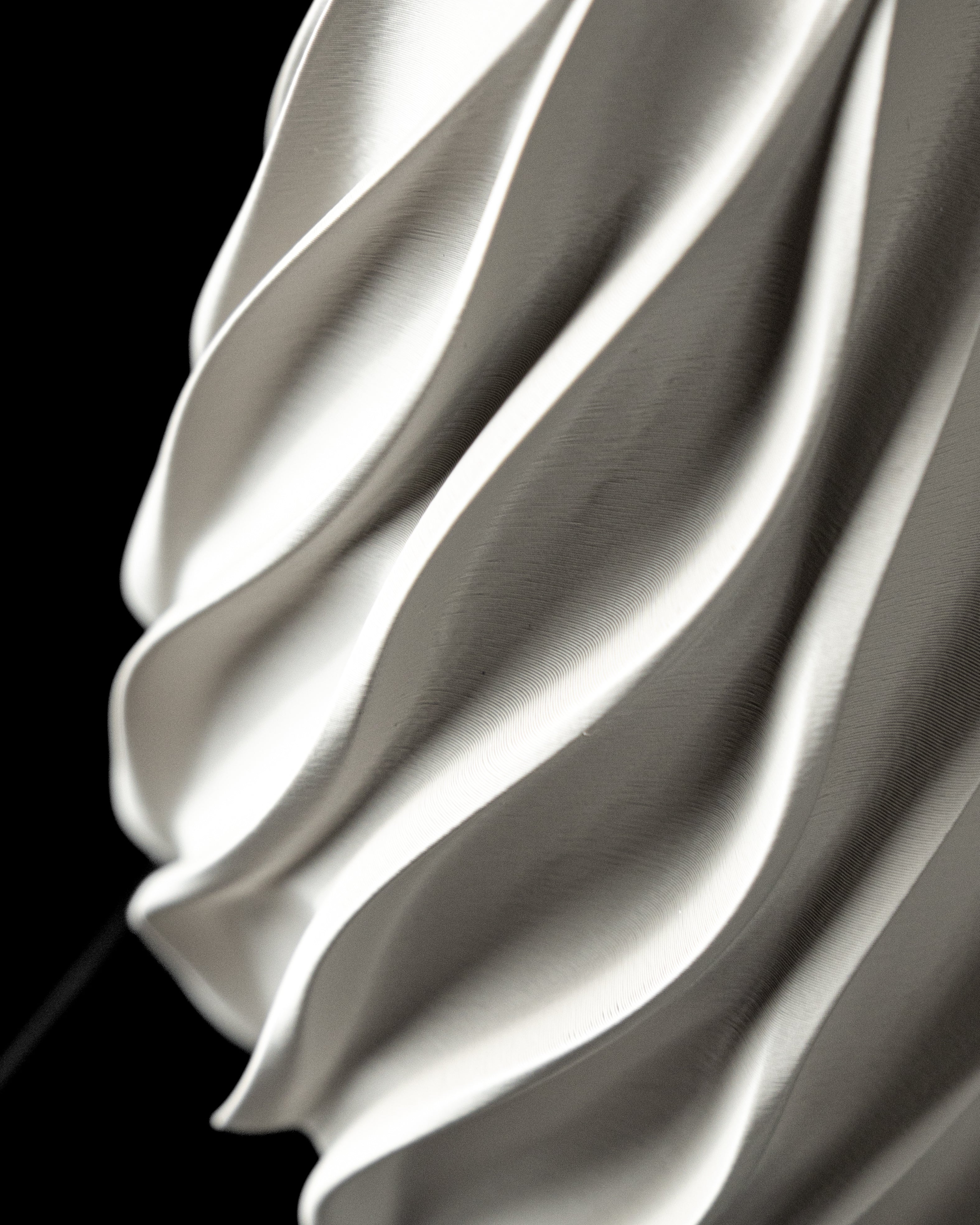 VÓRTICE — Sculptural Vase