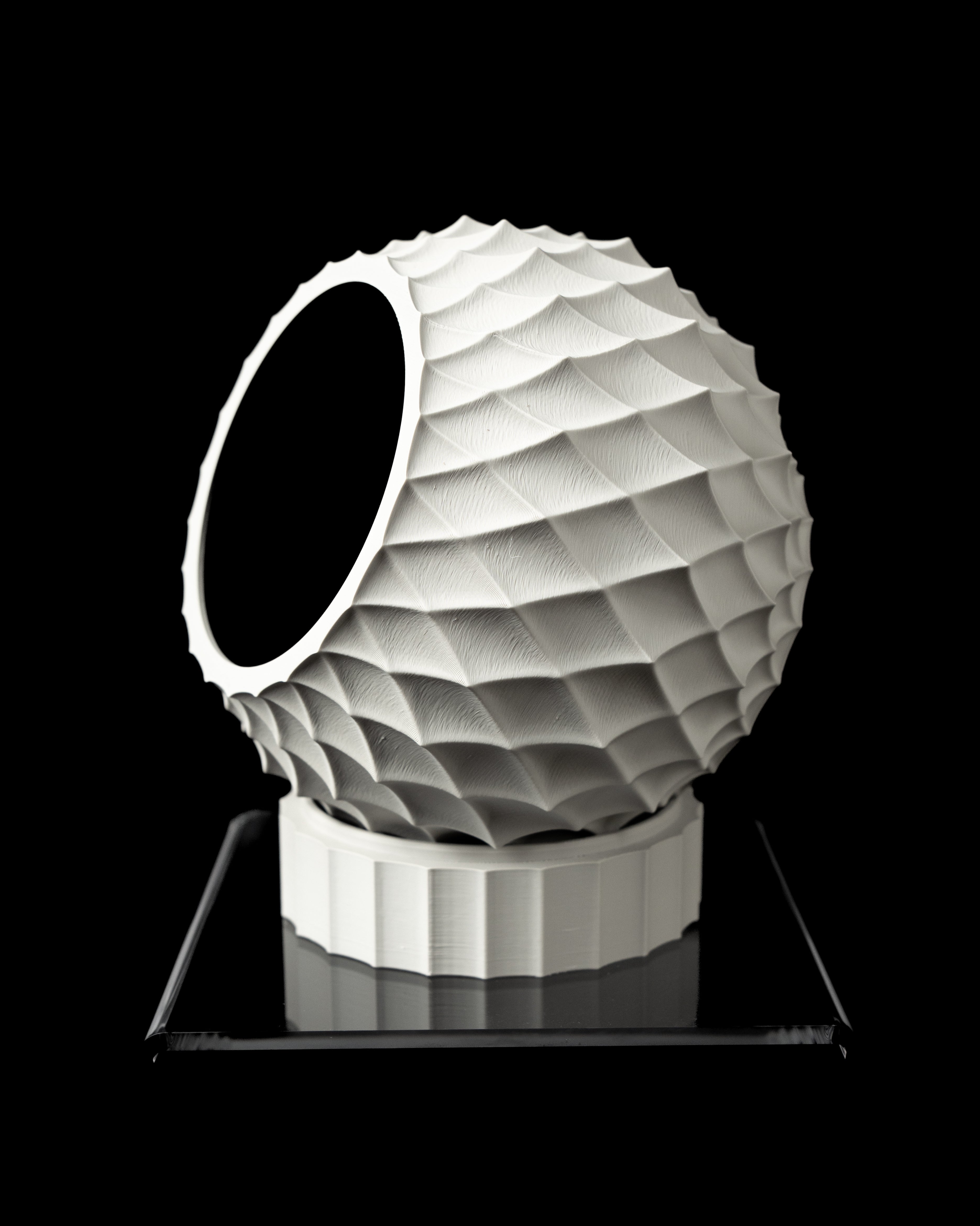 CADEIA — Sculptural Planter