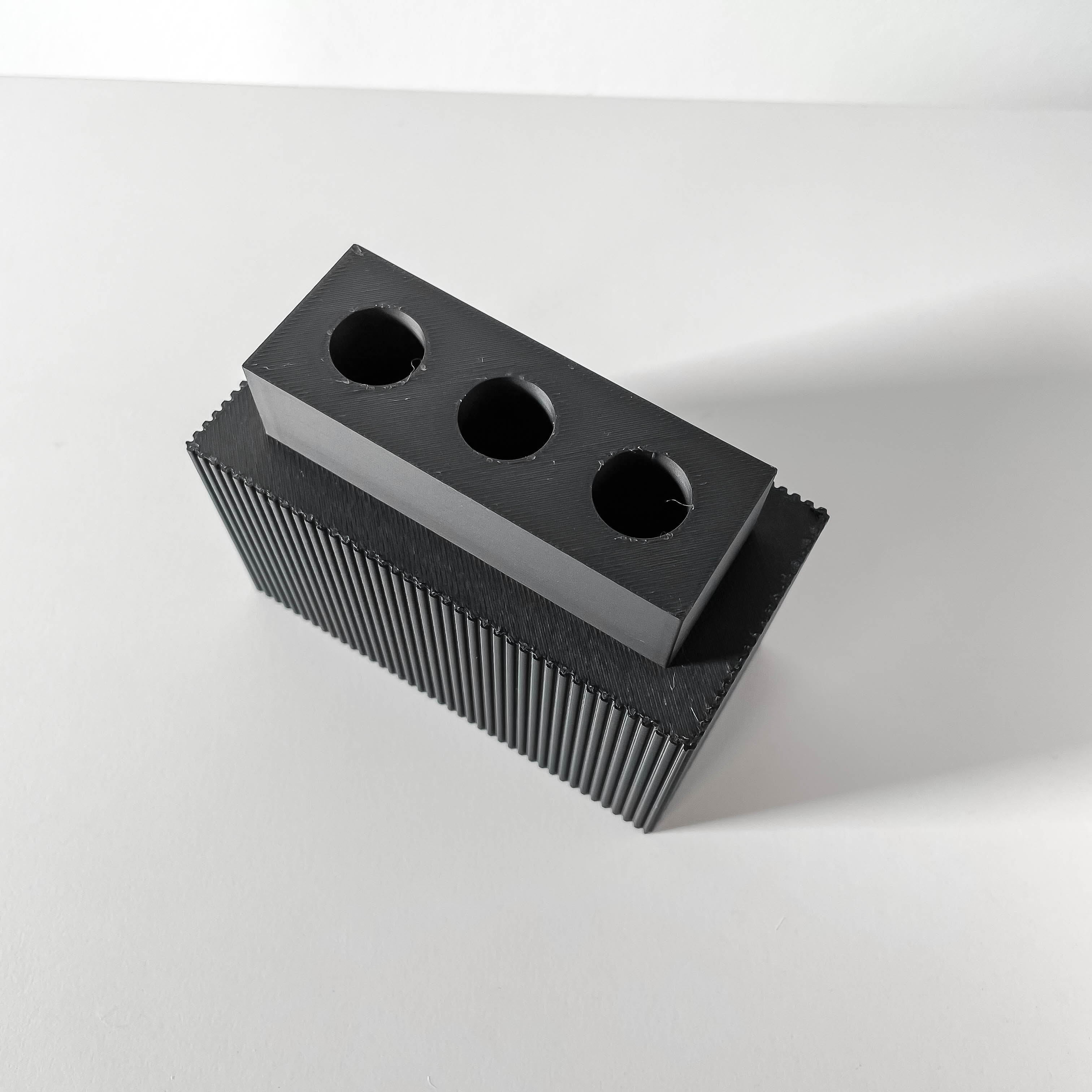 HELIX — Pen Holder